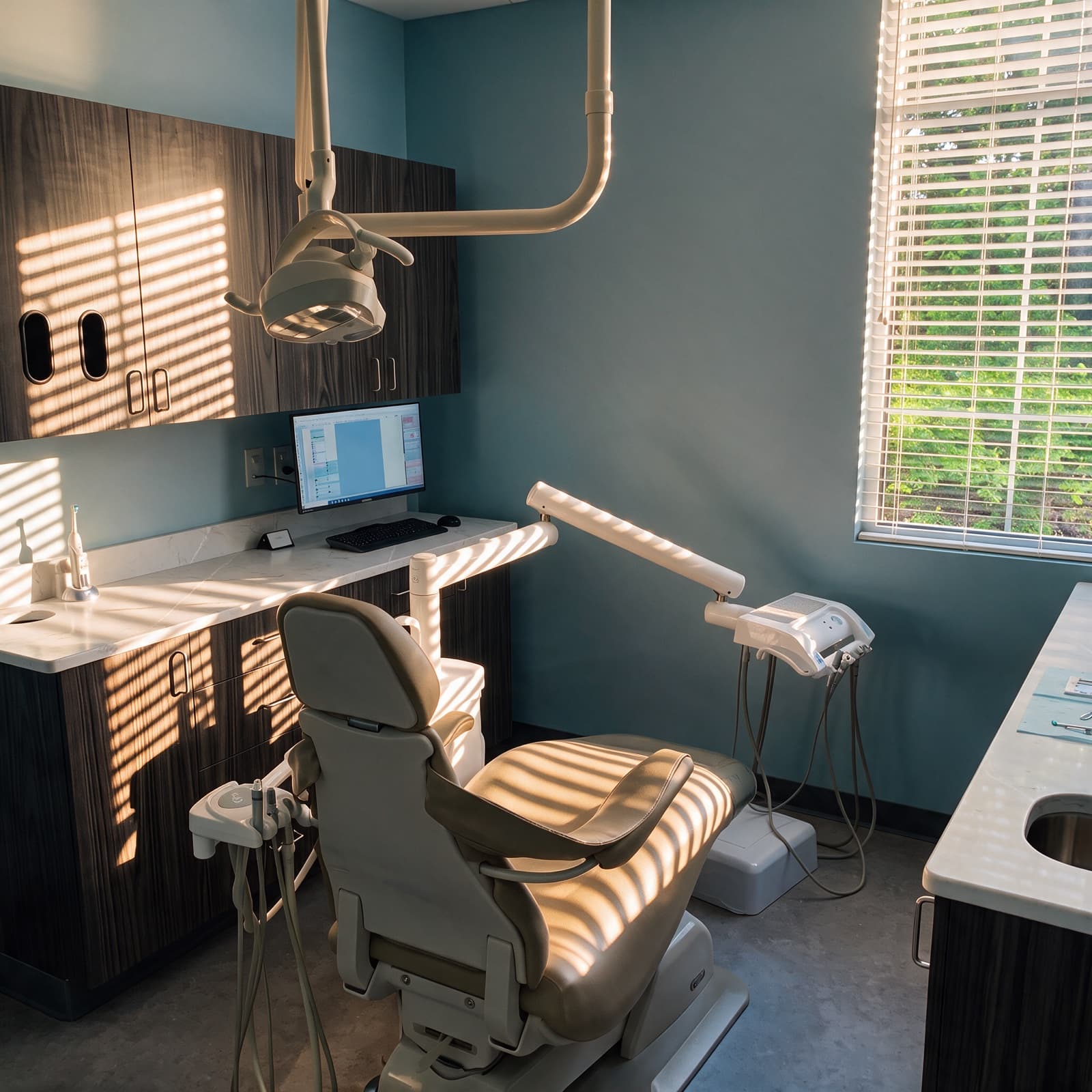 Treatment room equipped with modern surgical technology